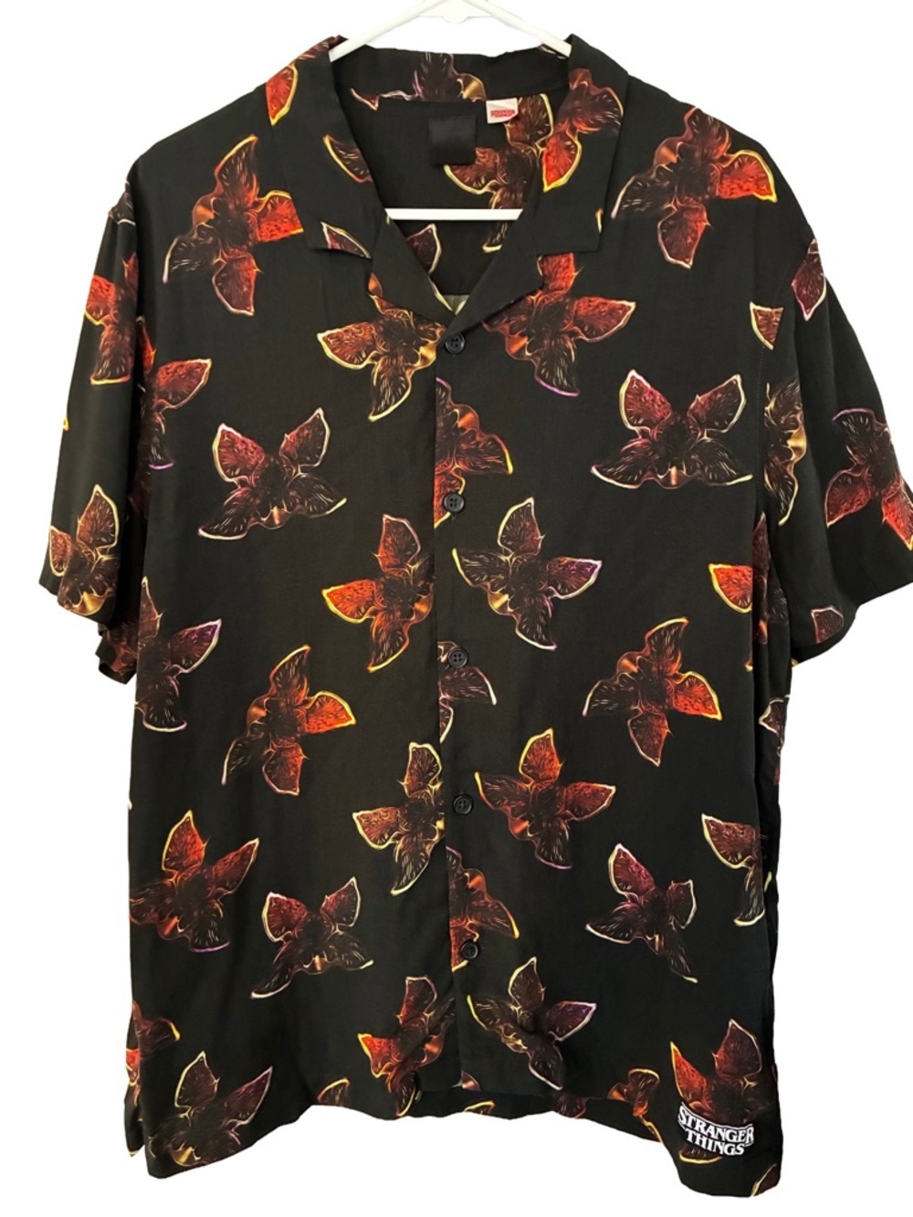 H&M Stranger Things Demogorgon Print Shirt Medium